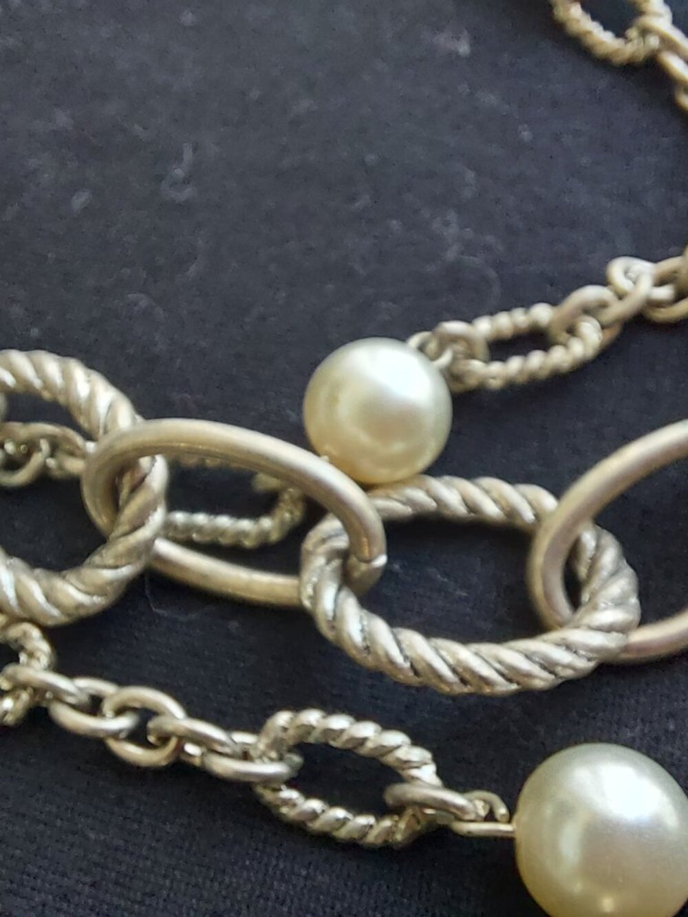 Chunky Silver Toned Links and pearl White Beaded Necklace by Premier Designs